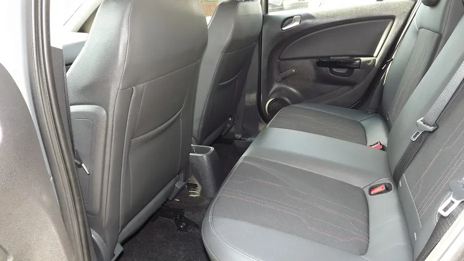OPEL Corsa -