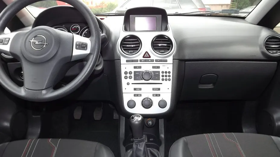OPEL Corsa -