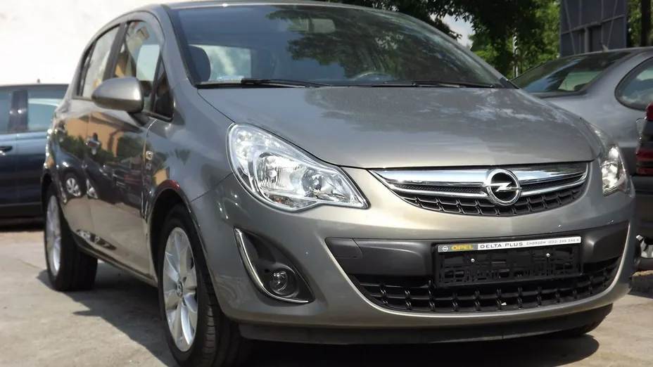 OPEL Corsa -