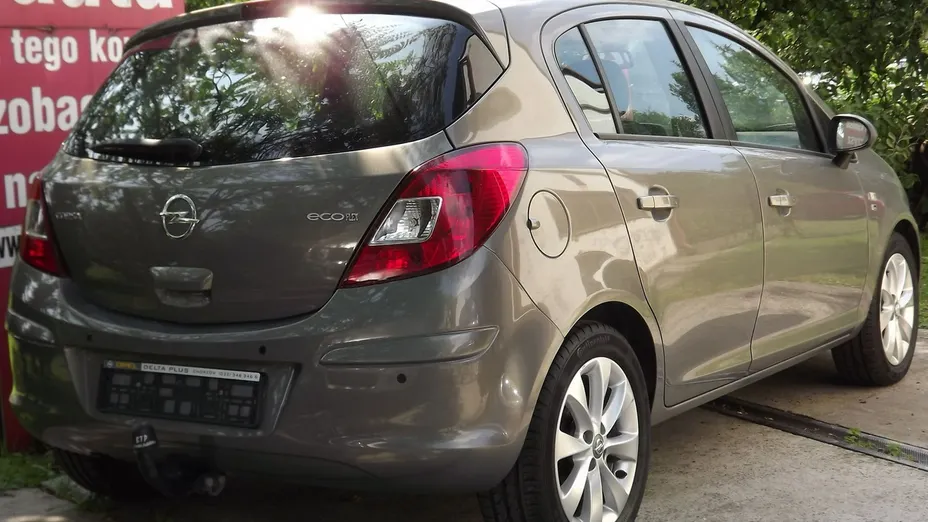 OPEL Corsa -