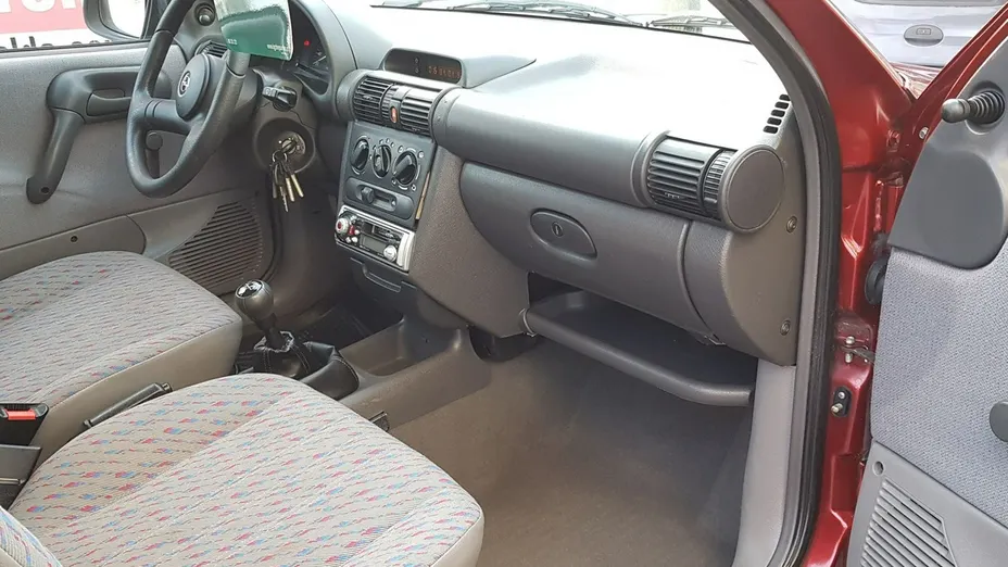 OPEL Corsa -