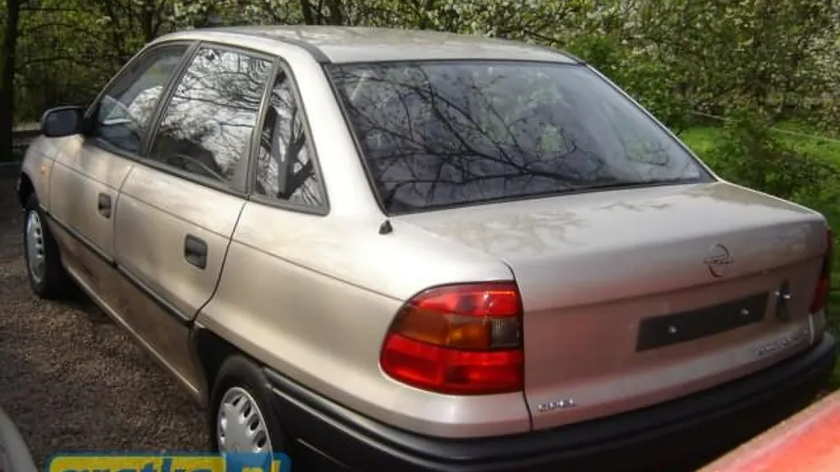 OPEL Astra -