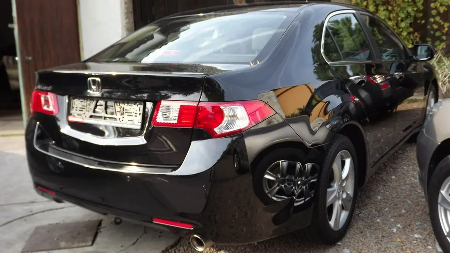 HONDA Accord -