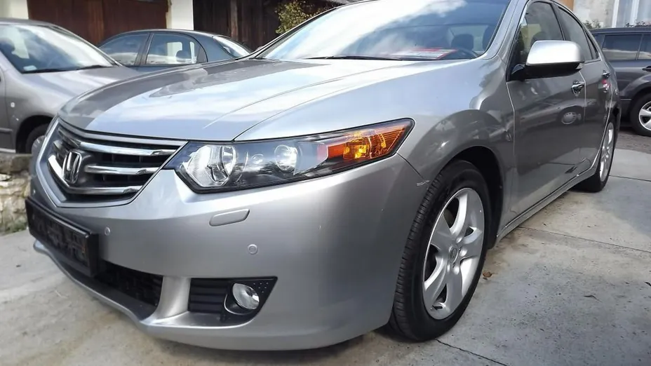 HONDA Accord -