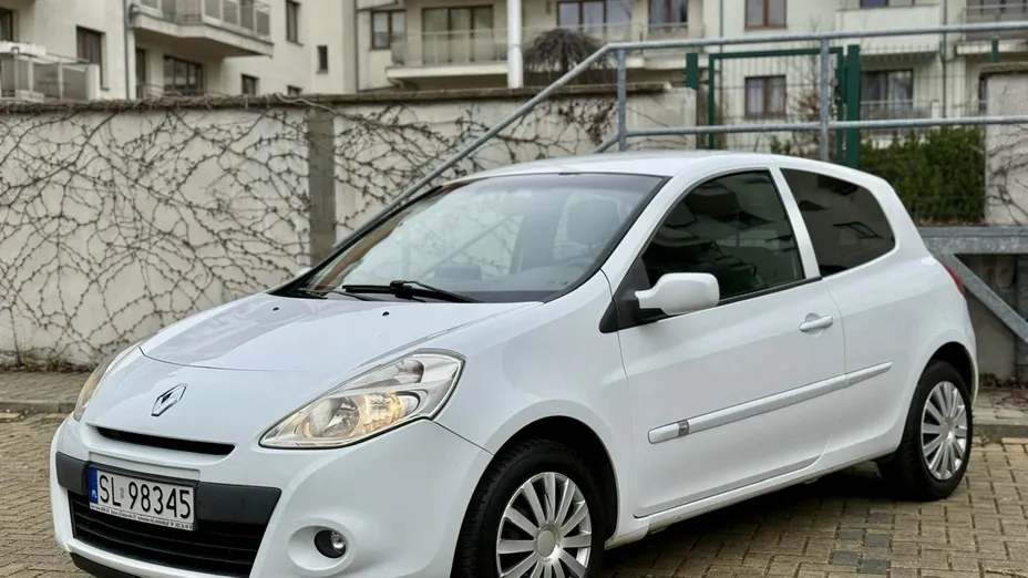 RENAULT Clio -