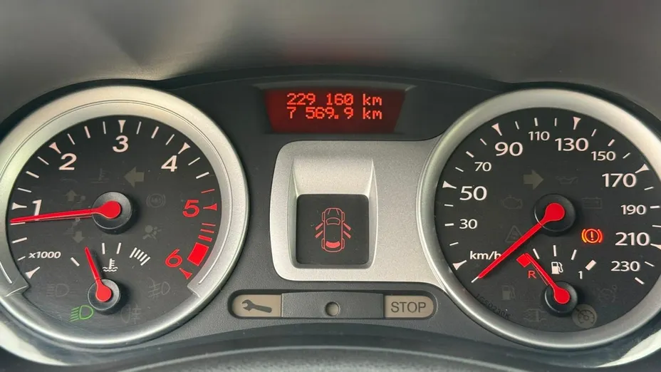 RENAULT Clio -