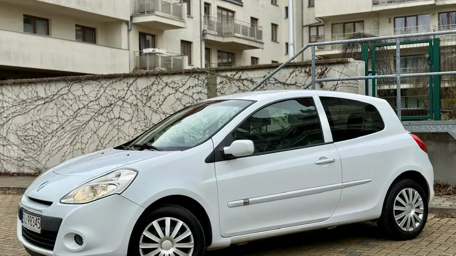 RENAULT Clio -