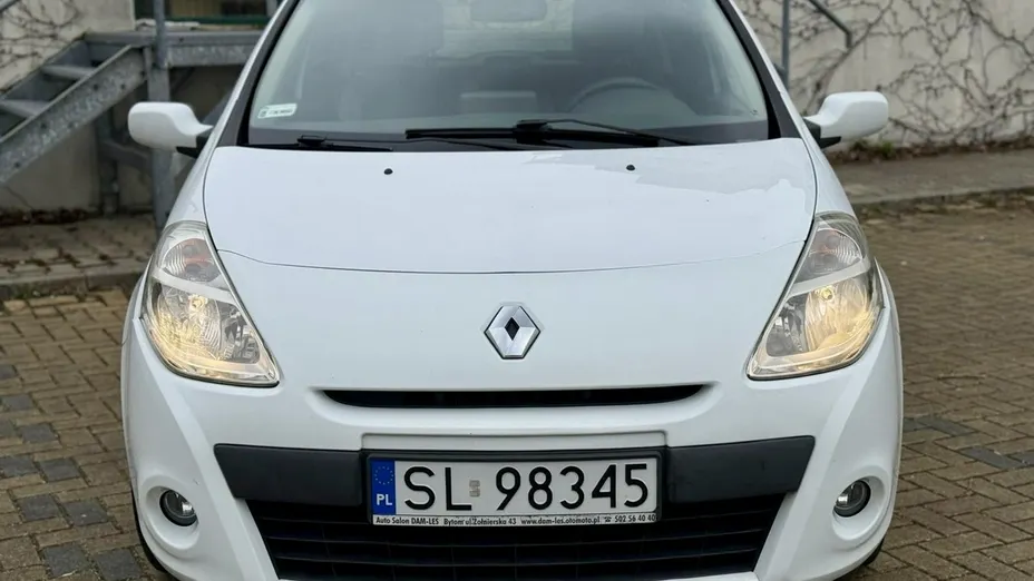 RENAULT Clio -