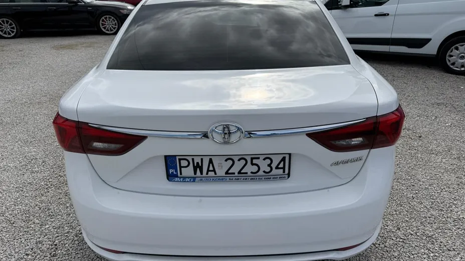 TOYOTA Avensis -