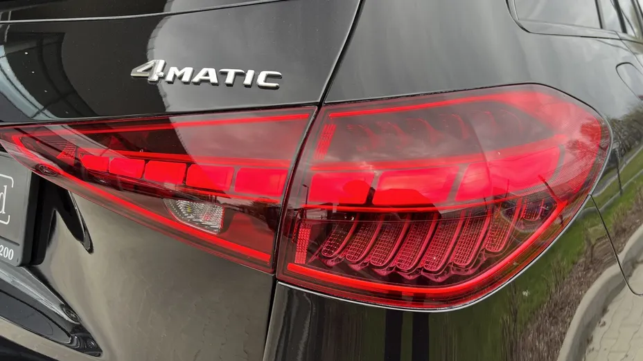 MERCEDES-BENZ C Klasa C 220 d mHEV 4-Matic AMG