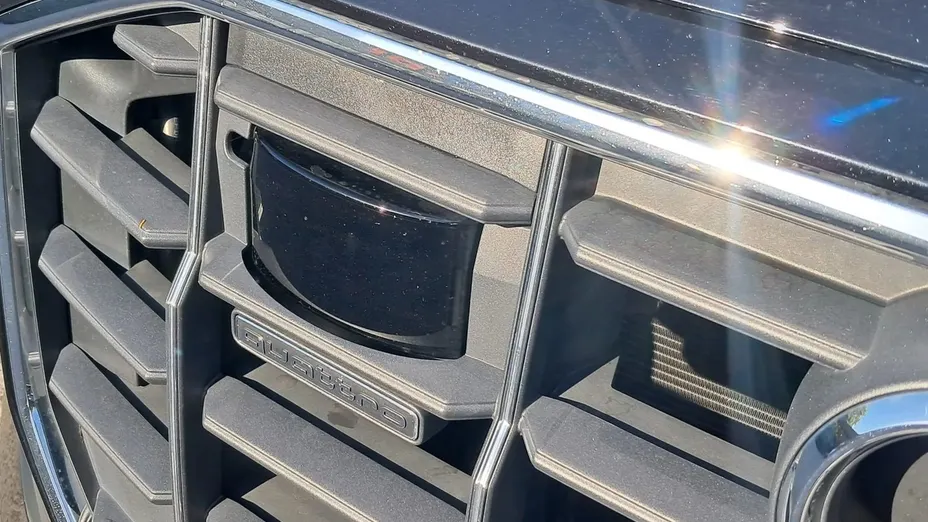 AUDI Q8 -