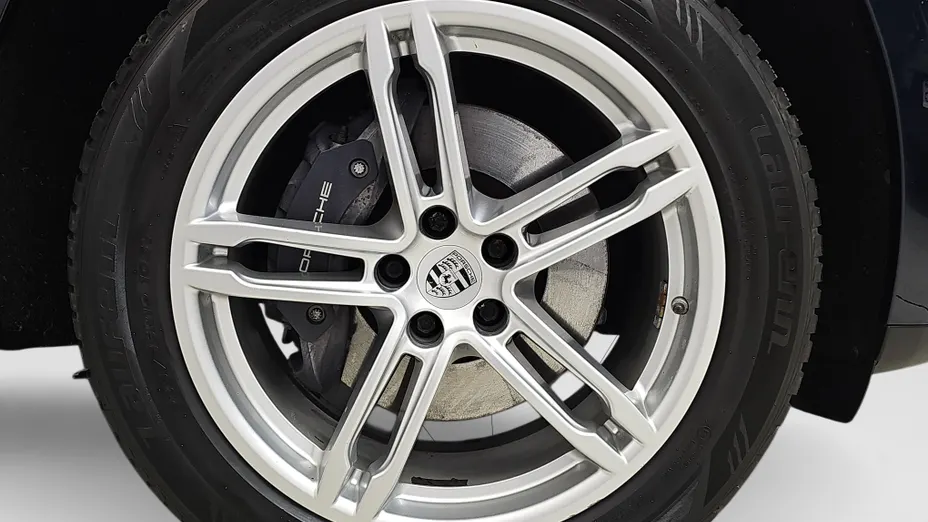 PORSCHE Macan -