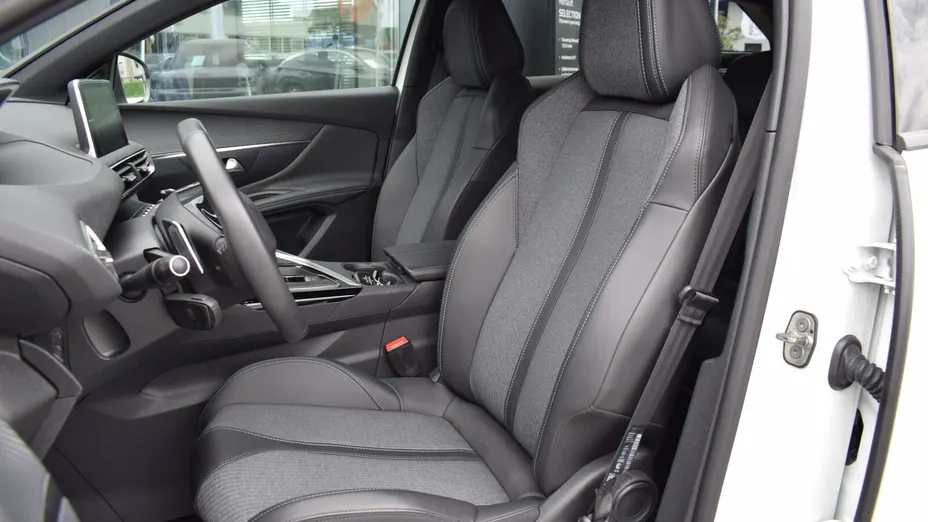 PEUGEOT 3008 3008 1.5 BlueHDi Allure S&S EAT8