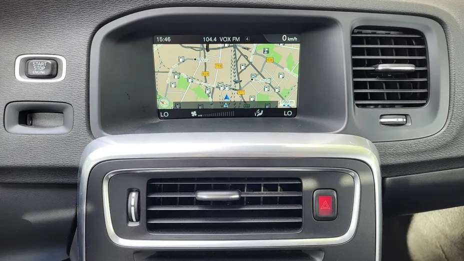 VOLVO V60 -