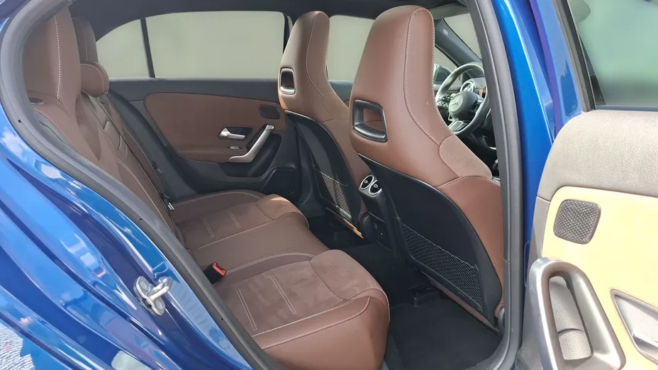MERCEDES-BENZ A Klasa A 220 4-Matic AMG Line 8G-DCT