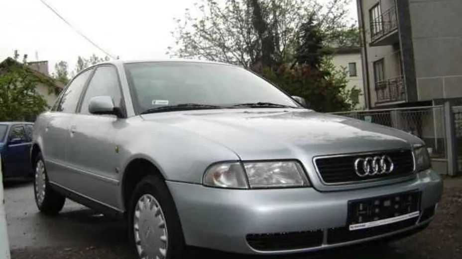 AUDI A4 -