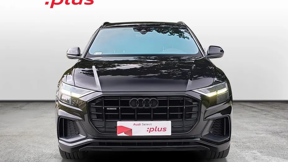AUDI Q8 -