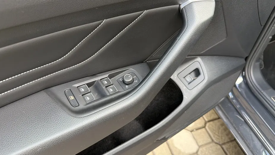 VOLKSWAGEN Passat -