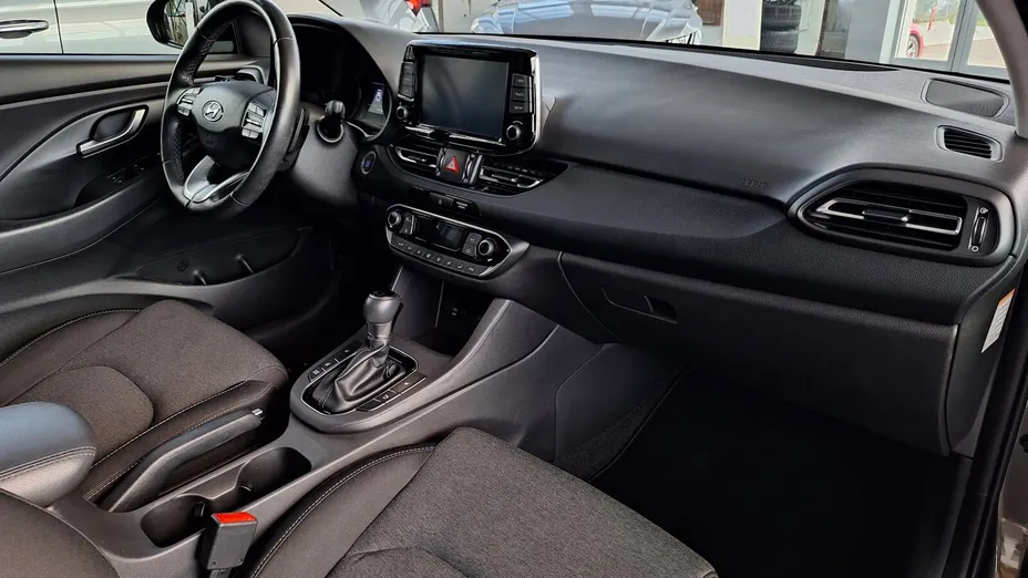 HYUNDAI i30 i30 Fastback 1.5 T-GDI 48V Smart DCT
