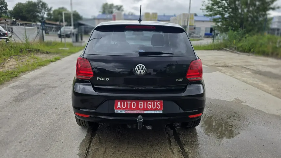 VOLKSWAGEN Polo -