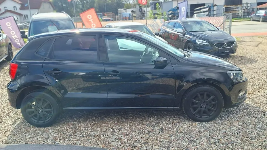 VOLKSWAGEN Polo -