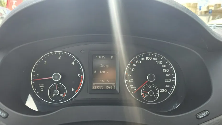 VOLKSWAGEN Jetta -