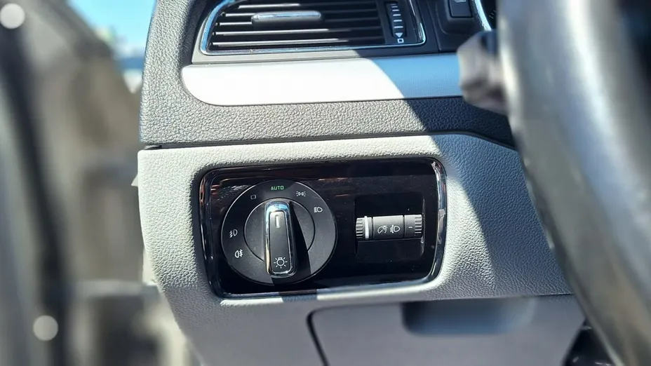 SKODA Superb -