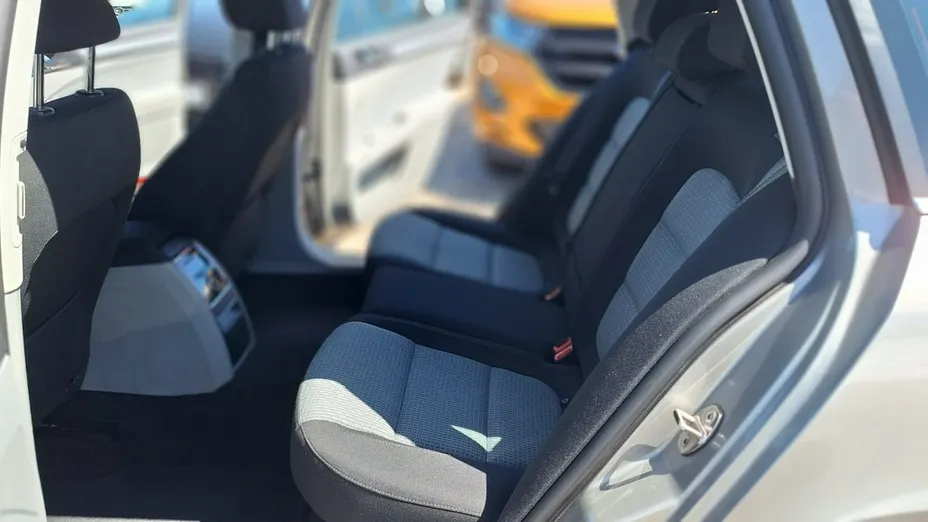 SKODA Superb -