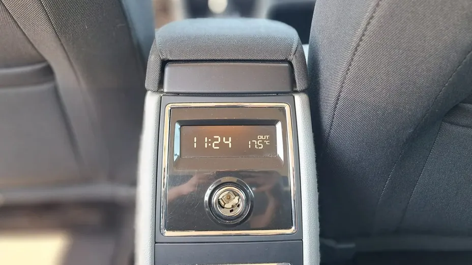 SKODA Superb -