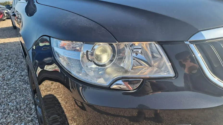 SKODA Superb -