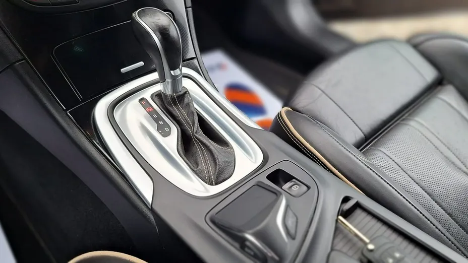 OPEL Insignia -