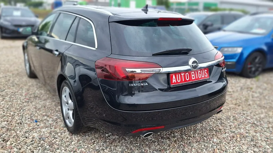 OPEL Insignia -