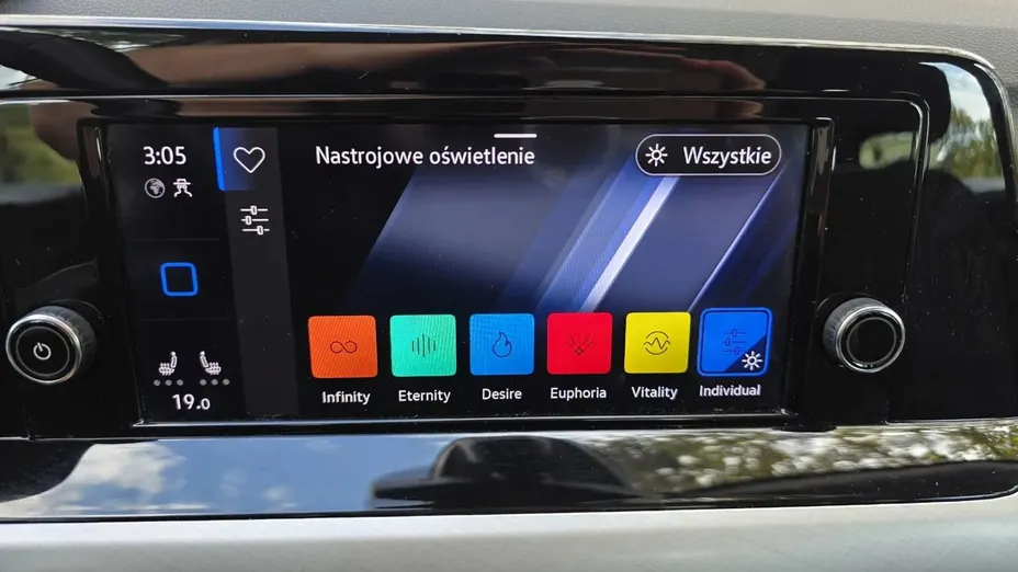 VOLKSWAGEN Golf -