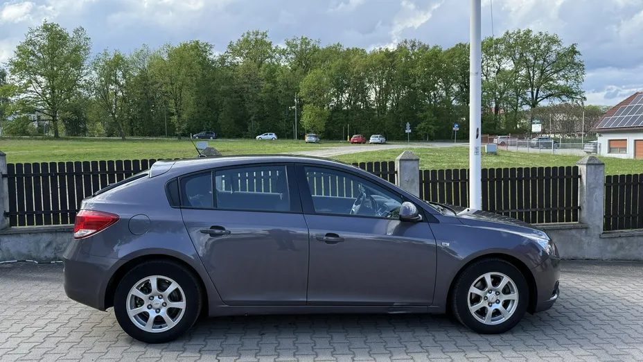 CHEVROLET Cruze -