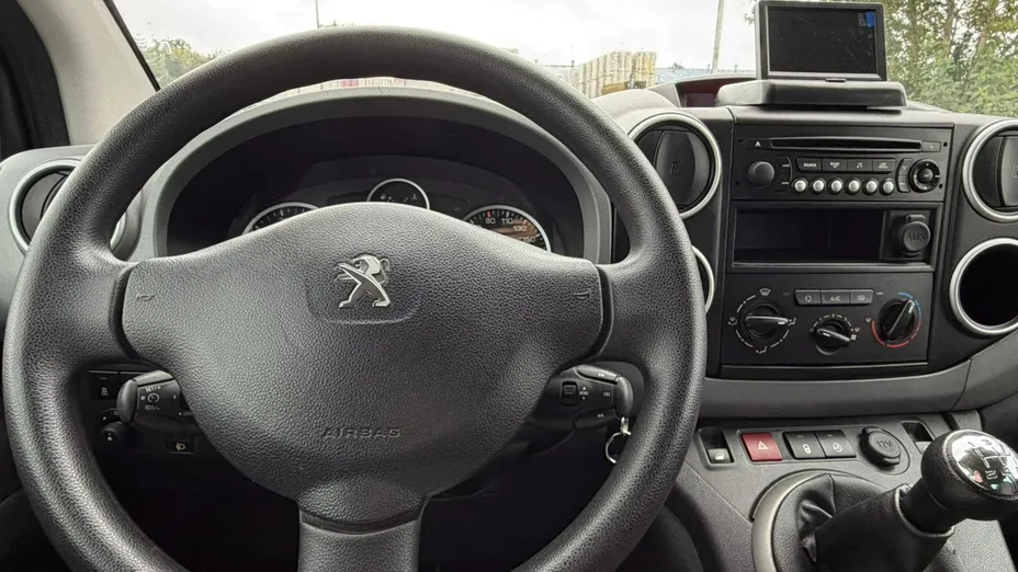PEUGEOT Partner -