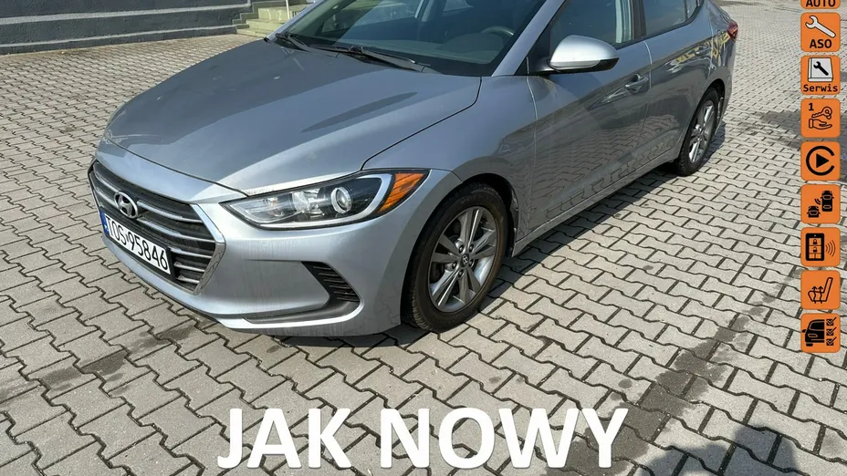 HYUNDAI Elantra -