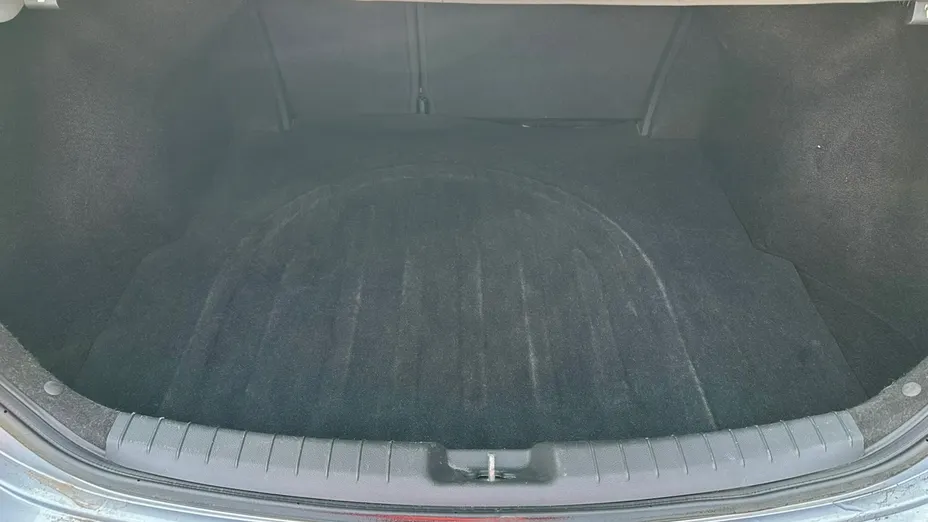 HYUNDAI Elantra -