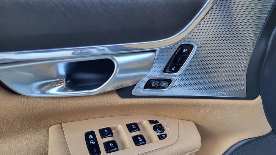VOLVO V90 -