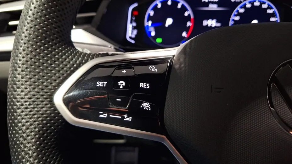 VOLKSWAGEN Arteon Arteon 2.0 TSI R-Line DSG