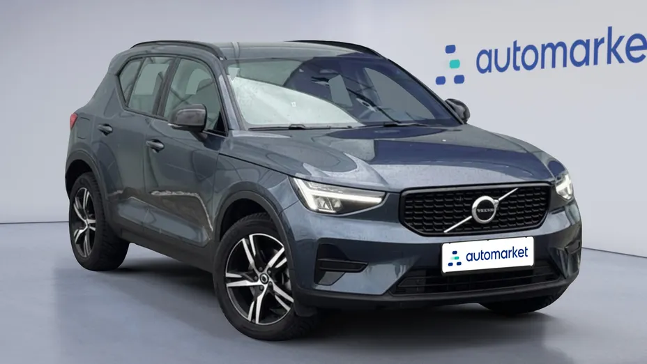 VOLVO XC40 XC40 B3 Plus Dark aut