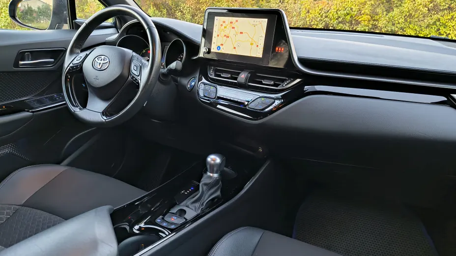 TOYOTA C-HR -