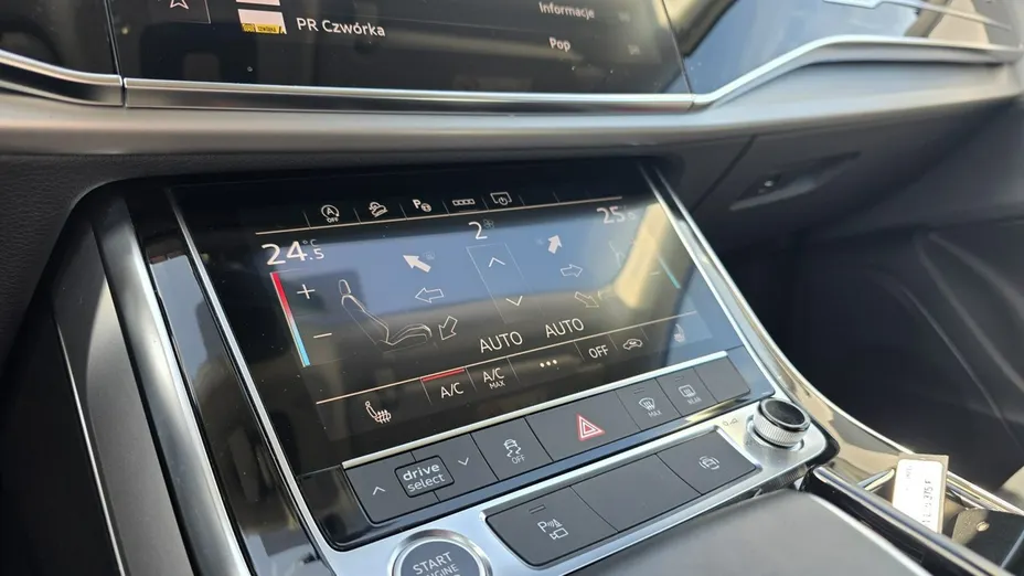 AUDI Q7 -