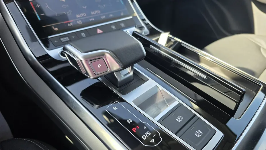 AUDI Q7 -