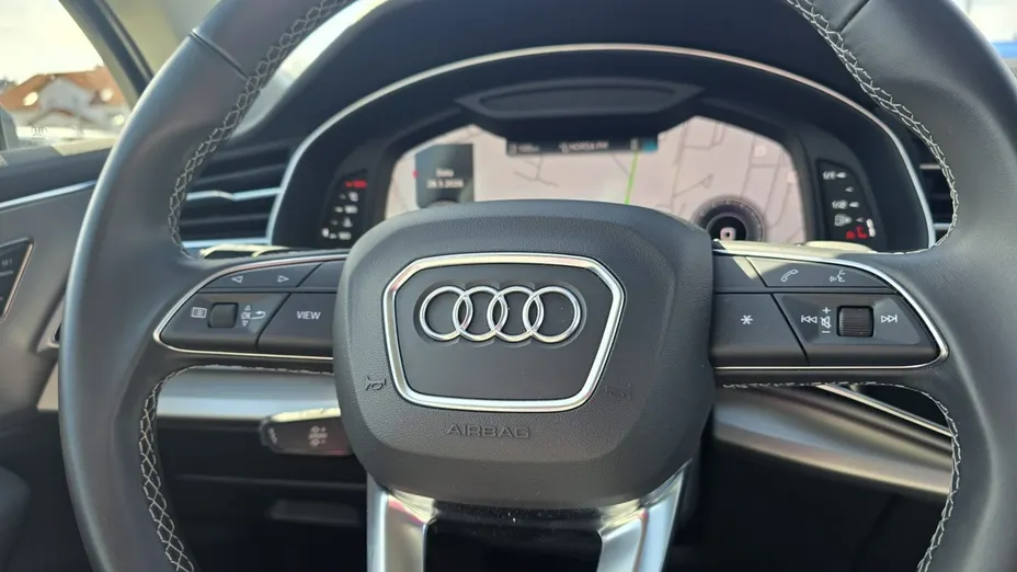 AUDI Q7 -