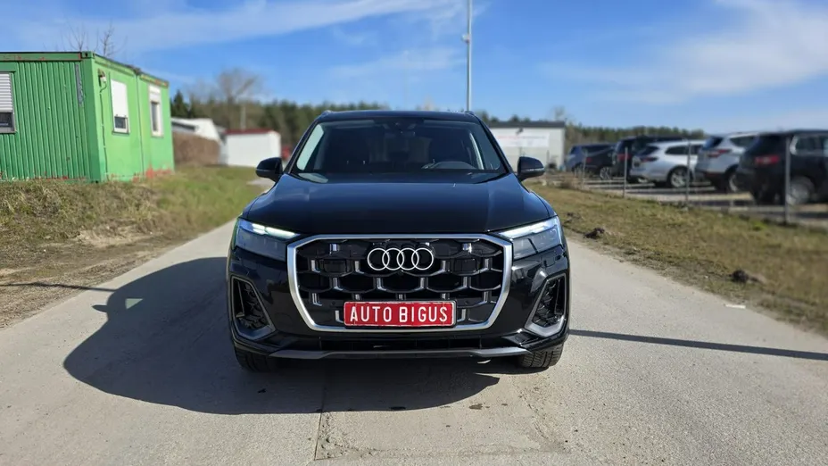 AUDI Q7 -
