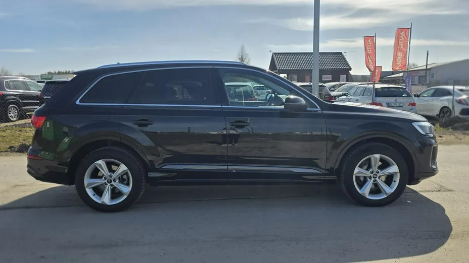 AUDI Q7 -