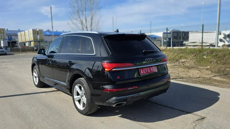 AUDI Q7 -