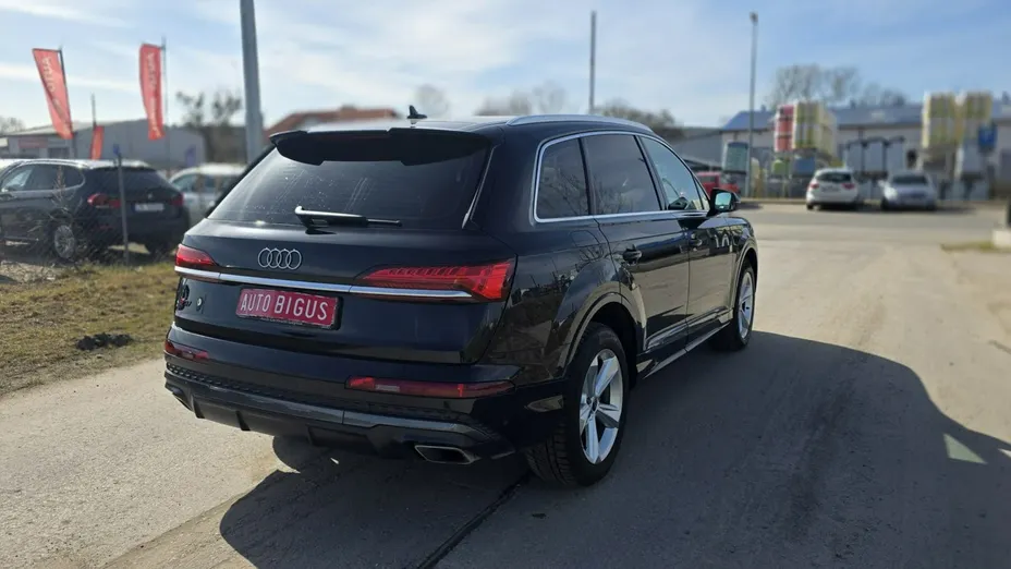 AUDI Q7 -