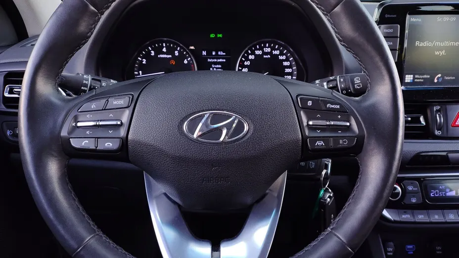 HYUNDAI i30 -