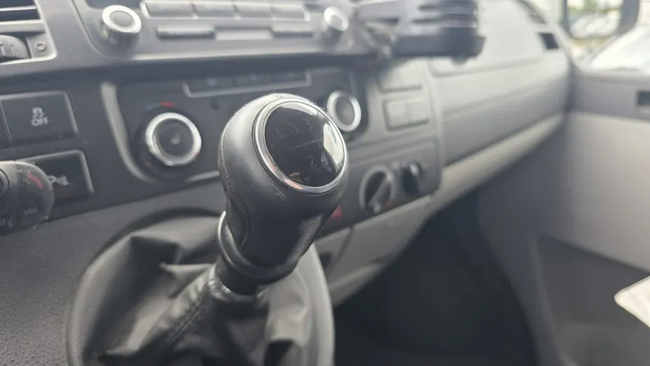 VOLKSWAGEN Transporter -